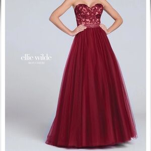 Prom dress or ball gown attire. Beautiful dress Only worn once for a few hours.